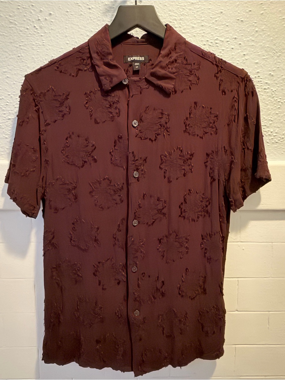 Express Men’s Short-Sleeve Button-Up Shirt - Eggplant
